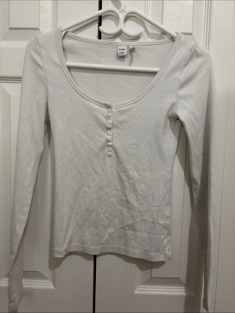 Simons Women's White Long-Sleeve Henley Top
